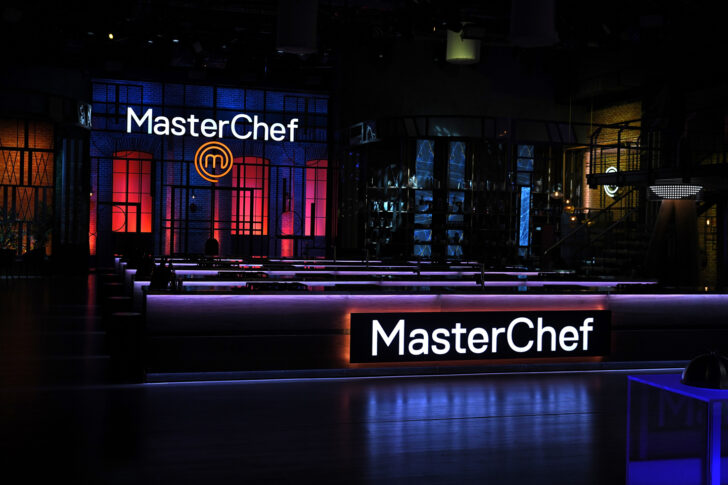 MasterChef 2024 24   Masterchef 2024 Aftoi Einai Oi 24 Neoi Paiktes Sto Mageiriko Rialiti 728x485 