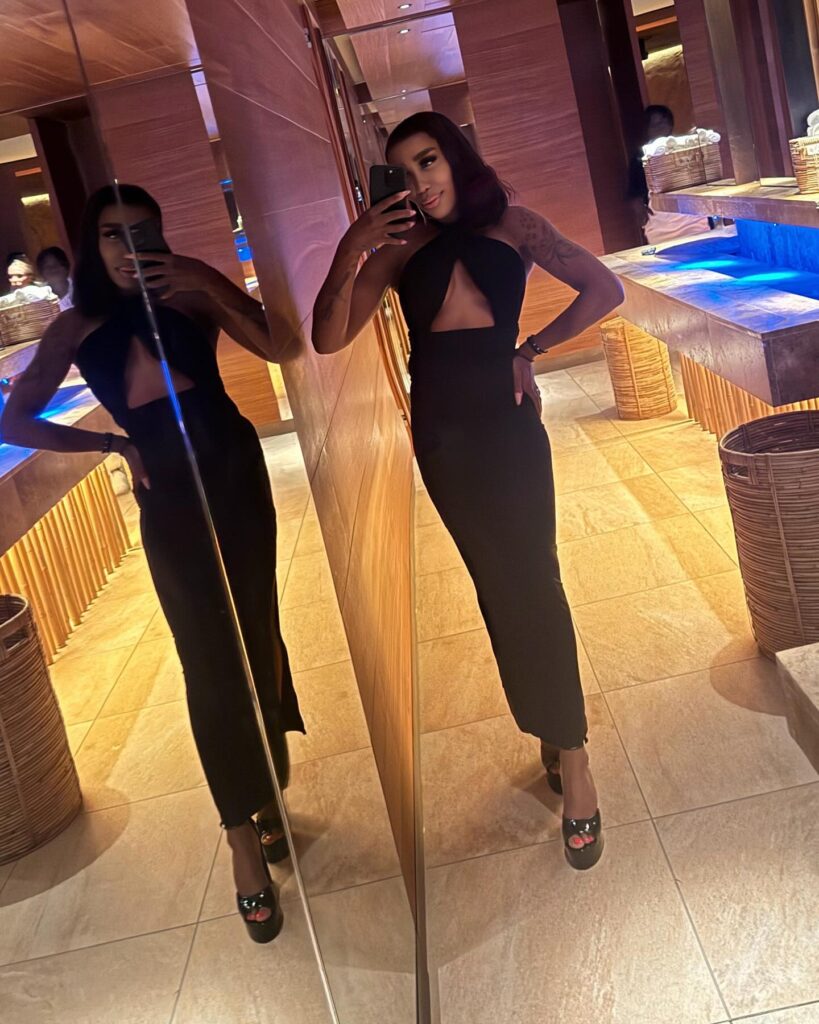 Photo shared by Elizabeth Elechi Lemonidou on July 10 2024 tagging @mindyourstyle.gr . May be a selfie of 2 people mirror and jumpsuit