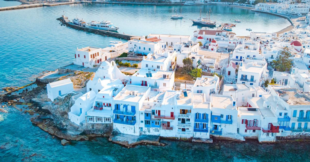 i mykonos den einai pia i vasilissa ton diakopon