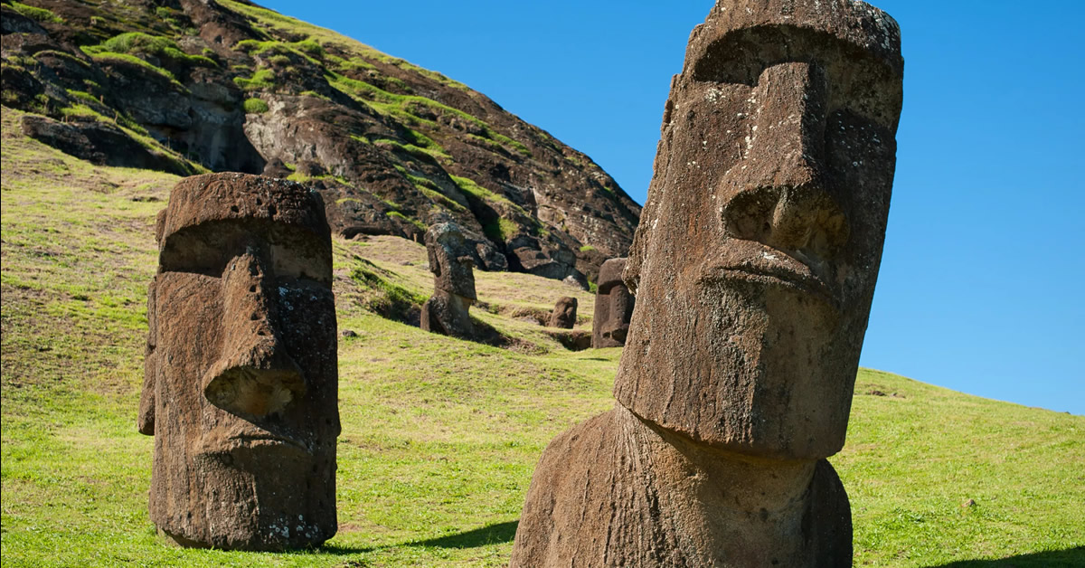 perpatoysan ta agalmata moai nea ereyna apokalyp