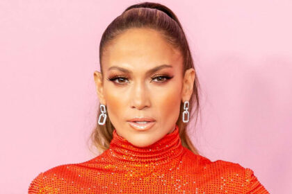 i jennifer lopez metamorfonetai se trinity apo